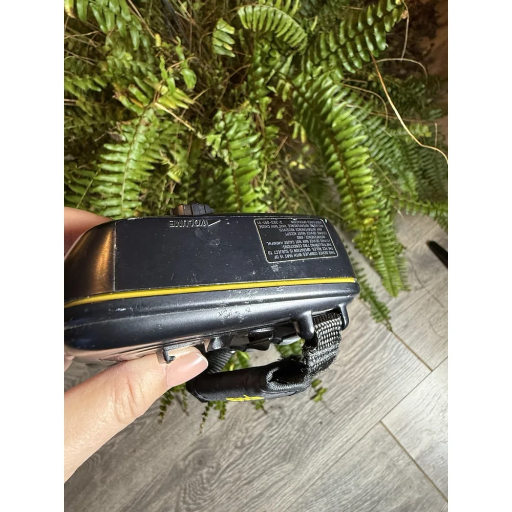 Sony Walkman Sports WM-FS220 FM/AM Radio Cassette Player Mega Bass For Parts